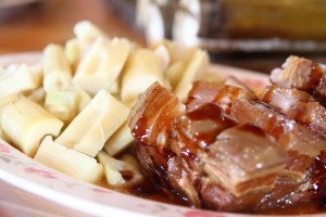 pigs feet